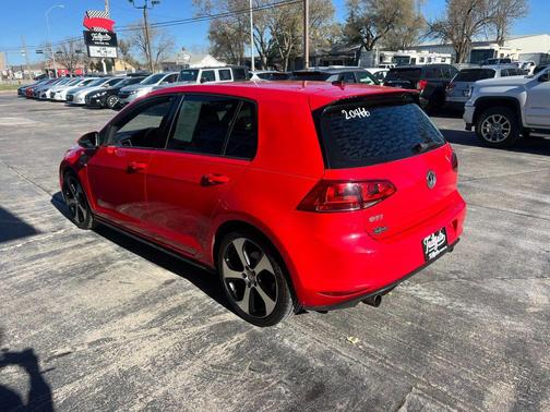 2017 Volkswagen Golf GTI 2.0T SE 4-Door