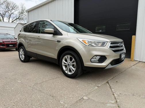 Beige 2017 Ford Escape SE