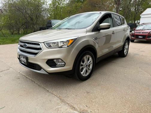 Beige 2017 Ford Escape SE