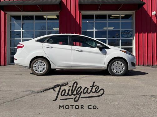 2014 Ford Fiesta S Sedan 4D