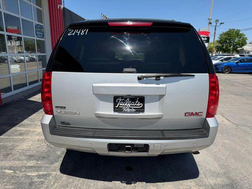Silver 2011 GMC Yukon SLT