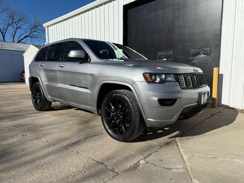 2021 Jeep Grand Cherokee Laredo