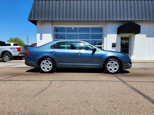 Blue 2011 Ford Fusion SE