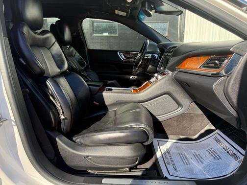 2017 Lincoln Continental Reserve Sedan 4D