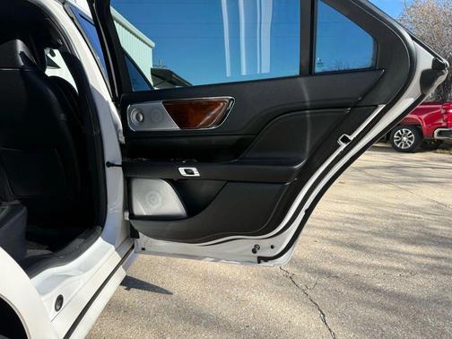 2017 Lincoln Continental Reserve Sedan 4D