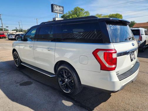 2021 Ford Expedition XLT Sport Utility 4D