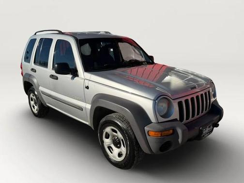 Silver 2004 Jeep Liberty Sport