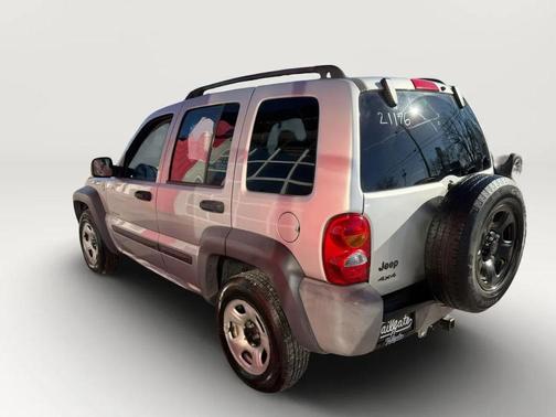 Silver 2004 Jeep Liberty Sport