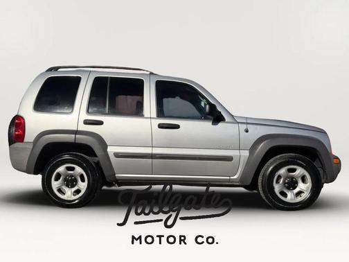 Silver 2004 Jeep Liberty Sport