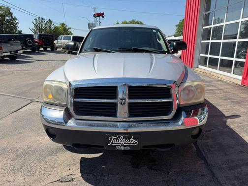 Silver 2005 Dodge Dakota SLT Quad Cab