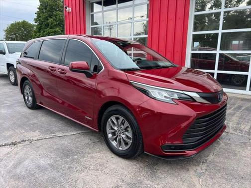 2021 Toyota Sienna LE