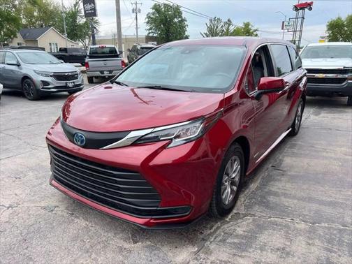 2021 Toyota Sienna LE