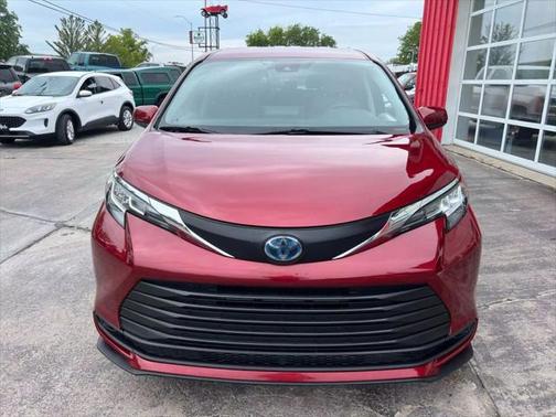 2021 Toyota Sienna LE