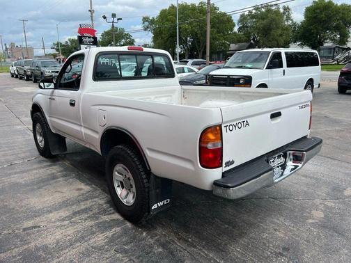 2000 Toyota Tacoma Base