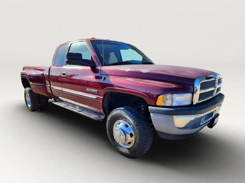 Maroon 2002 Dodge Ram 3500 Quad Cab DRW