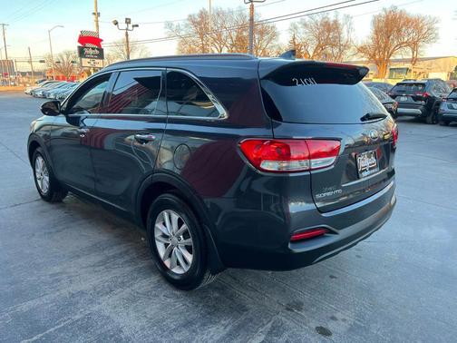 2017 Kia Sorento LX