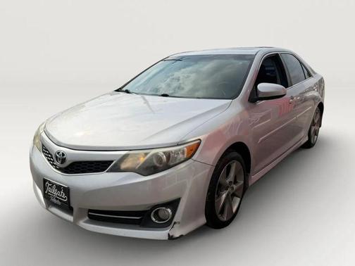 Silver 2014 Toyota Camry SE Sport