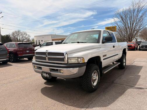 White 2002 Dodge Ram 2500 Base