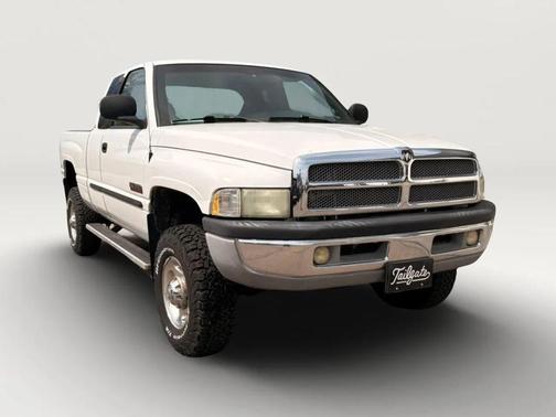 White 2002 Dodge Ram 2500 Base