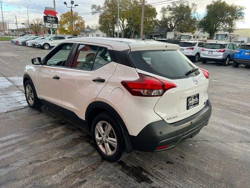 2020 Nissan Kicks S