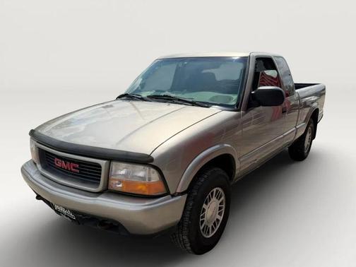 Beige 1998 GMC Sonoma Short Bed