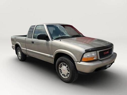 Beige 1998 GMC Sonoma Short Bed