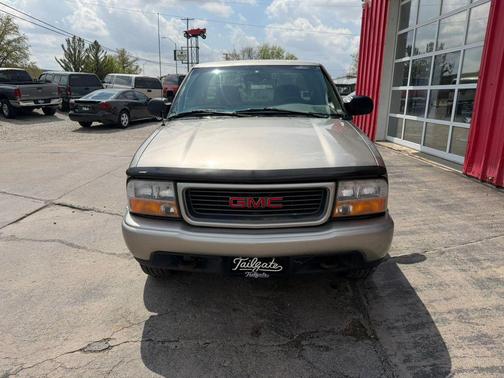 Beige 1998 GMC Sonoma Short Bed