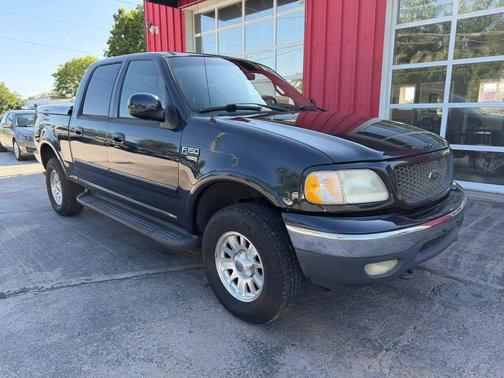 Blue 2001 Ford F-150 Lariat