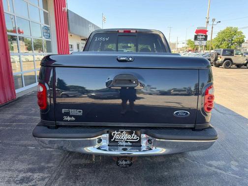 Blue 2001 Ford F-150 Lariat