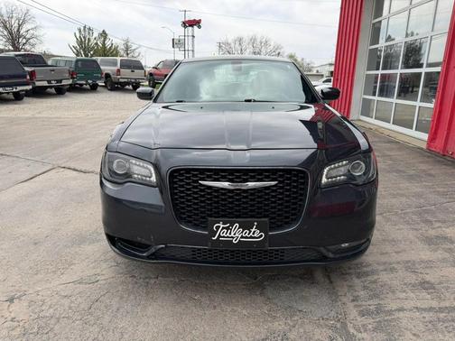 Gray 2018 Chrysler 300 S