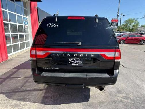 2017 Lincoln Navigator Select