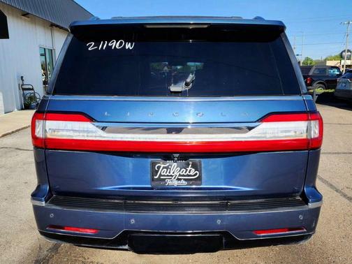 Blue 2018 Lincoln Navigator Select