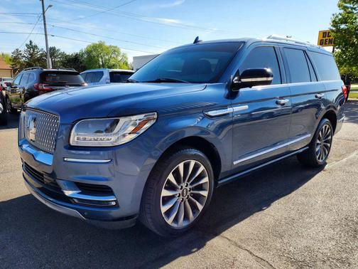 Blue 2018 Lincoln Navigator Select