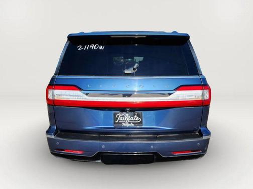 Blue 2018 Lincoln Navigator Select