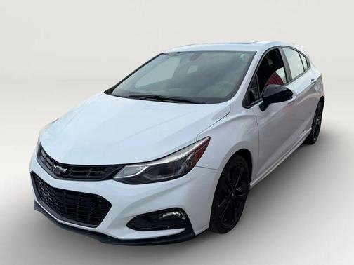 White 2018 Chevrolet Cruze LT