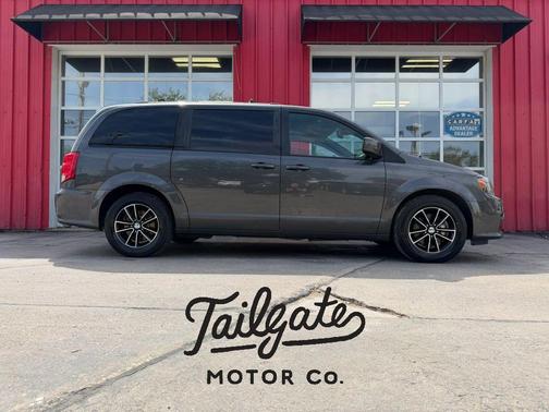 Gray 2018 Dodge Grand Caravan GT