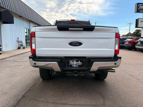 White 2017 Ford F-250 XLT