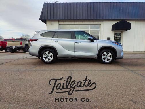 2024 Toyota Highlander LE