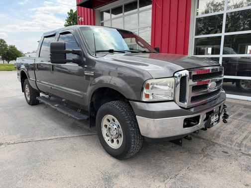 Gray 2005 Ford F-250 XLT