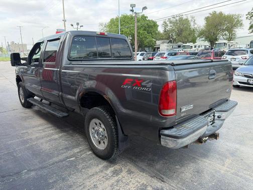 Gray 2005 Ford F-250 XLT