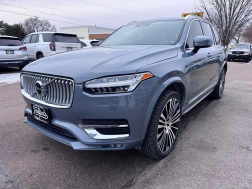 2022 Volvo XC90 T6 Inscription