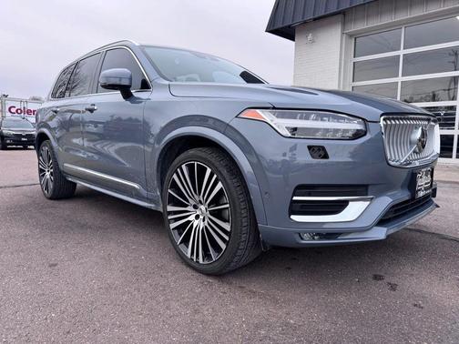2022 Volvo XC90 T6 Inscription