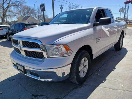2019 RAM 1500 SLT