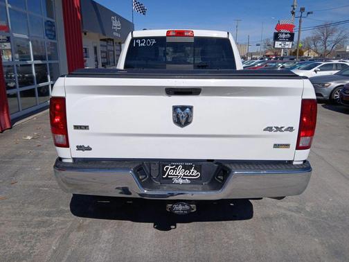 2019 RAM 1500 SLT