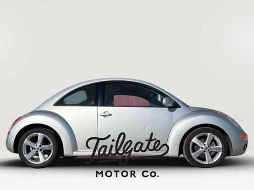 Silver 2006 Volkswagen New Beetle 2.5