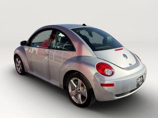 Silver 2006 Volkswagen New Beetle 2.5