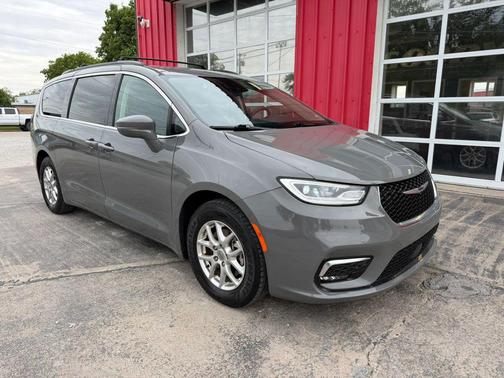 Gray 2022 Chrysler Pacifica Touring L