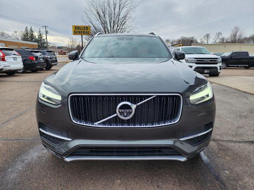 2018 Volvo XC90 T6 Momentum