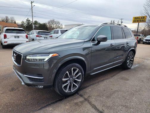 2018 Volvo XC90 T6 Momentum