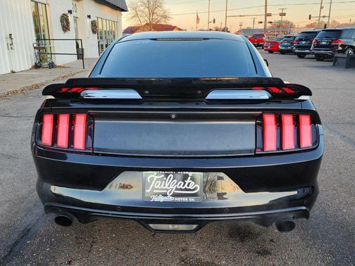 2017 Ford Mustang V6